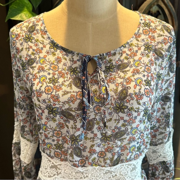 Altar’d State Floral Chiffon Retro Peasant top - Picture 3 of 16